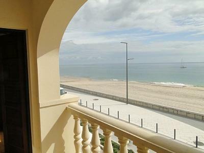 Luxuoso Apartamento Na Praia Sesimbra Luaran gambar